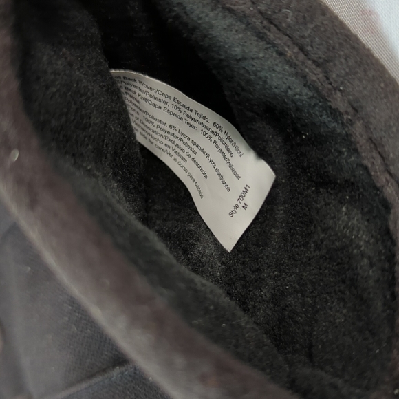 BNWT Isotoner Signature Smartouch Woman's  Touchscreen Compatible Medium - Picture 7 of 7